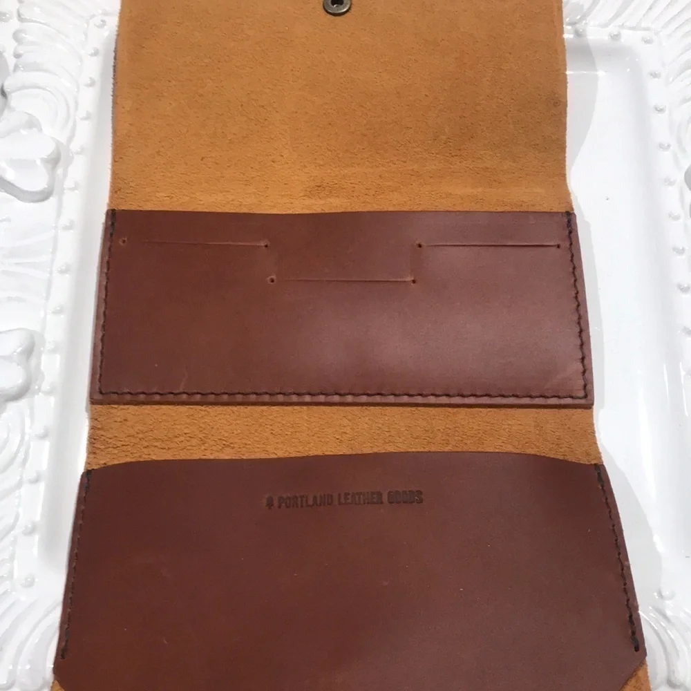 Portland leather goods wallet Raul leather NWOT Brown  4.5 H 7.5 W
